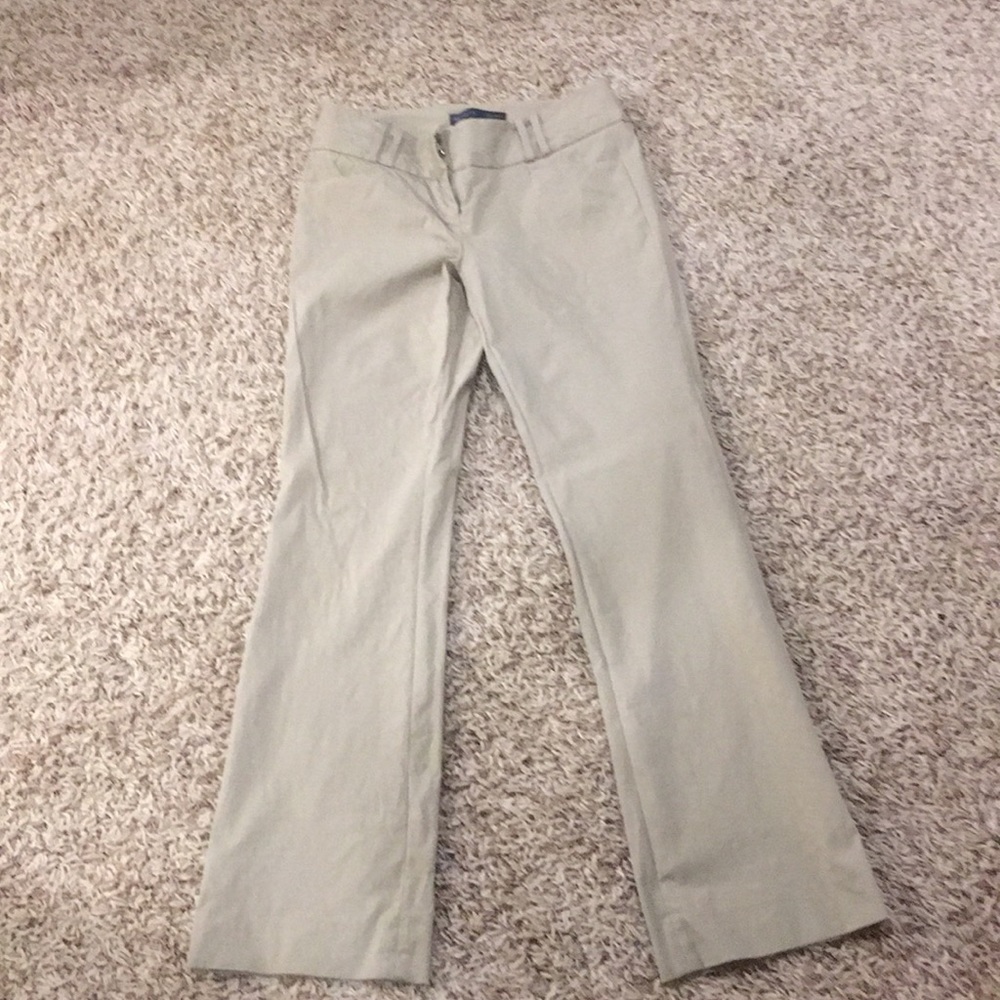 The Limited Exact Stretch Size 6 khaki!